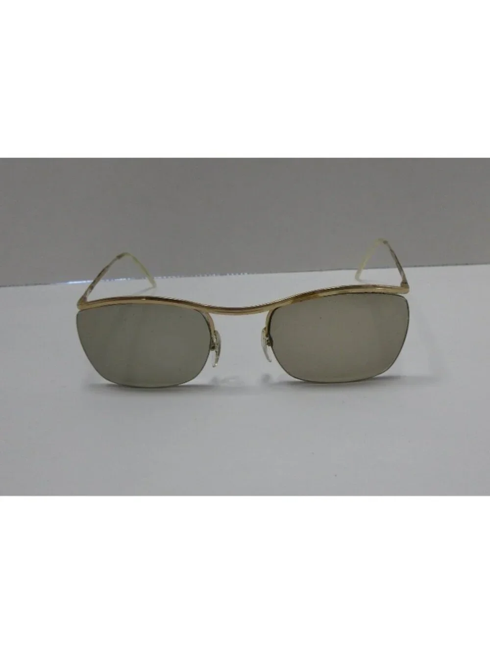 VINTAGE Sunglasses Men Rectangular Aviator Pilot Wire Frame w/ Case